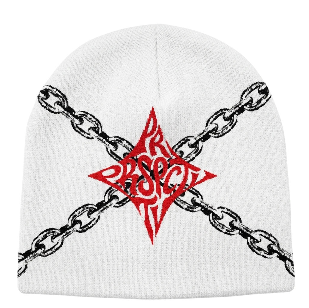 Bonnet blanc en maille jacquard : deux chaînes noires croisées en X et le monogramme PRSPCTV tricoté en rouge au centre